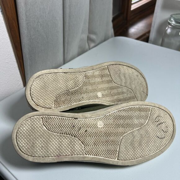 Steve Madden Kameo Green Suede Faux Fur Sneakers - Picture 5 of 6